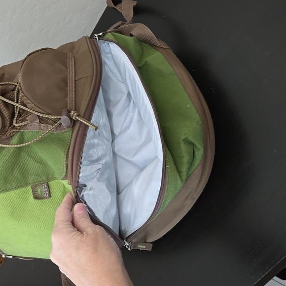 California innovations backpack with cooler bottom great for Summer Camp - Picture 8 of 8